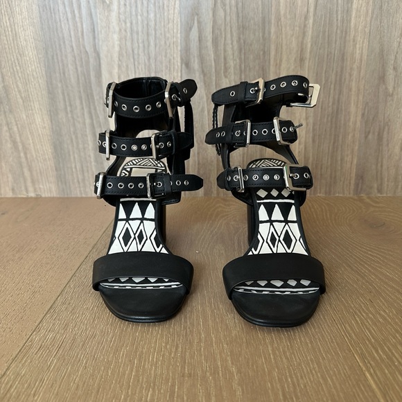 Dolce Vita Strappy block heels - Picture 2 of 3